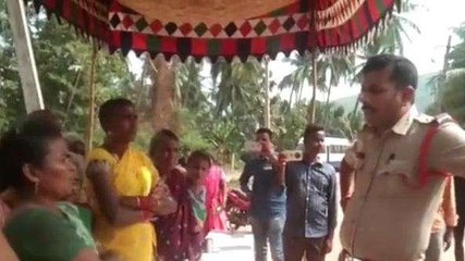 అనకాపల్లి జిల్లా: ఆగ్రహించిన మహిళలు