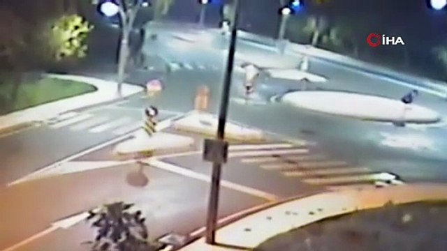 Sürücüsünün direksiyon hakimiyetini kaybettiği otomobil yoldan çıkarak takla attı