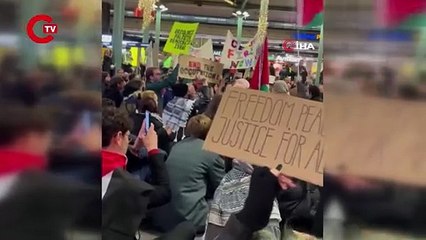 Amsterdam’daki Schipol Havalimanı’nda "Gazze'de ateşkes" çağrısı
