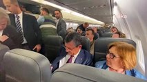 CHP Genel Başkanı Özgür Özel, tarifeli uçakla Kıbrıs'a gitti: Yolcularla sohbet etti