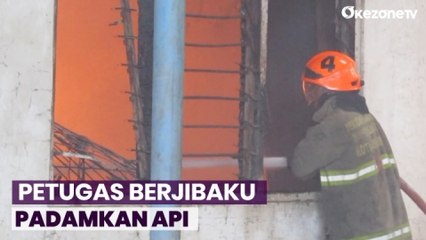 Pabrik Tekstil Terbakar di Bandung, 14 Unit Mobil Damkar Terjun ke Lokasi