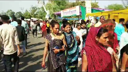 अंबामाता मेले में उमड़े लोग झूले, चकरी में उठाया आनंद