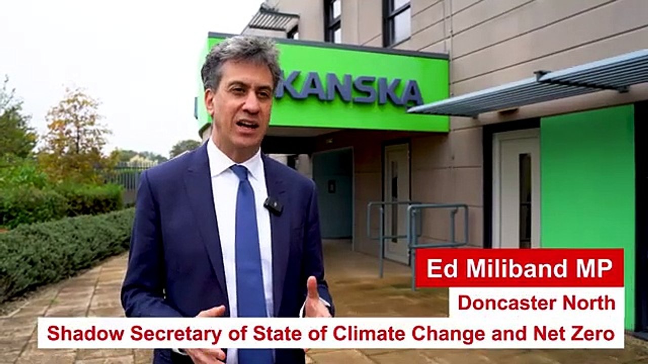 MP Ed Miliband visits Skanska’s piling and steelwork fabrication’s facility in Bentley
