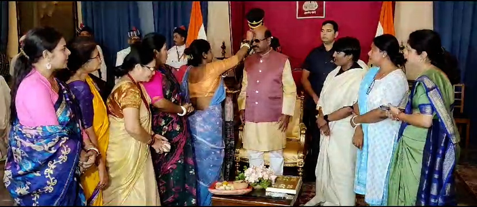 আইন আইনের মতো চলবে, রাজভবন তার কর্তব্য পালন করবে : সি ভি আনন্দ বোস | Oneindia Bengali