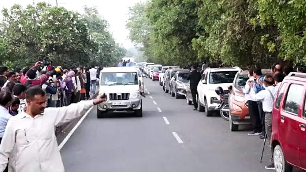 Video: सहारा प्रमुख का शव पहुंचा उनके आवास, लगे...