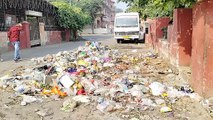 सफाईकर्मी चुनावी ड्यूटी पर...शहर में कचरे के ढेर