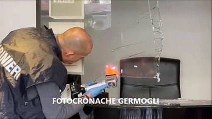 Firenze, spaccata al cinema Principe