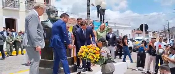 Paulo anuncia 13º para 8/12 e salários de dezembro antes do Natal