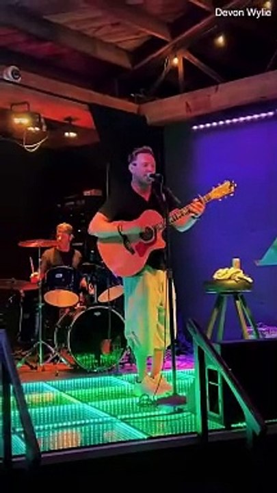 Former NFL star Devon Wylie performs at San Diego beach bar