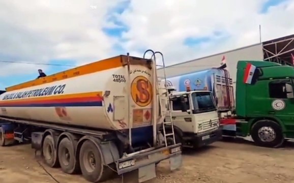 دخول شاحنات الوقود من معبر رفح إلى قطاع غزة