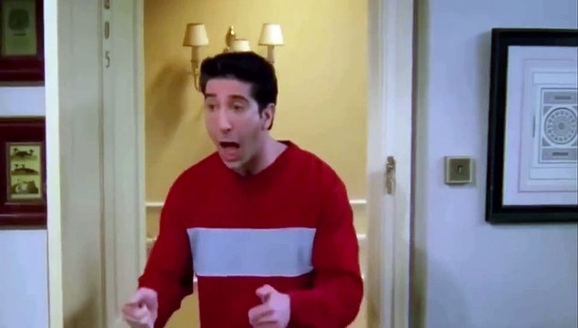 Escena entre Matthew Perry y Courteney Cox en Friends