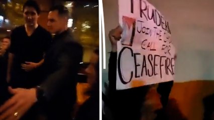 Hué par des manifestants pro-Palestine, Justin Trudeau quitte précipitamment son dîner au restaurant