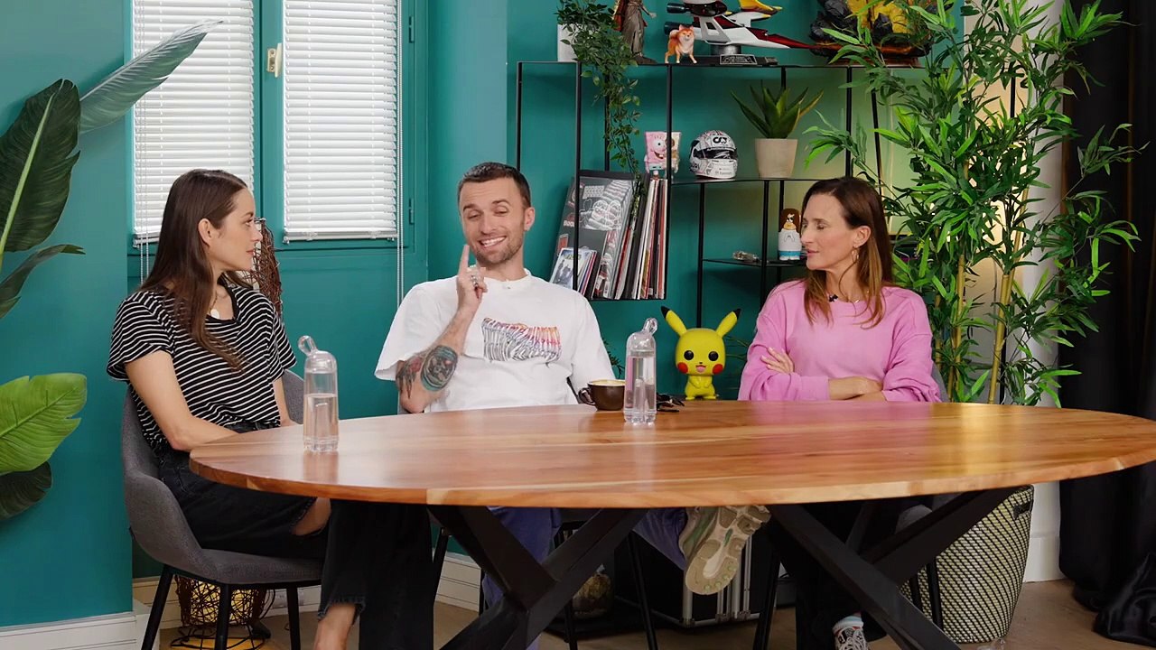 QUI EST L'IMPOSTEUR  (ft Marion Cotillard & Camille Cottin)