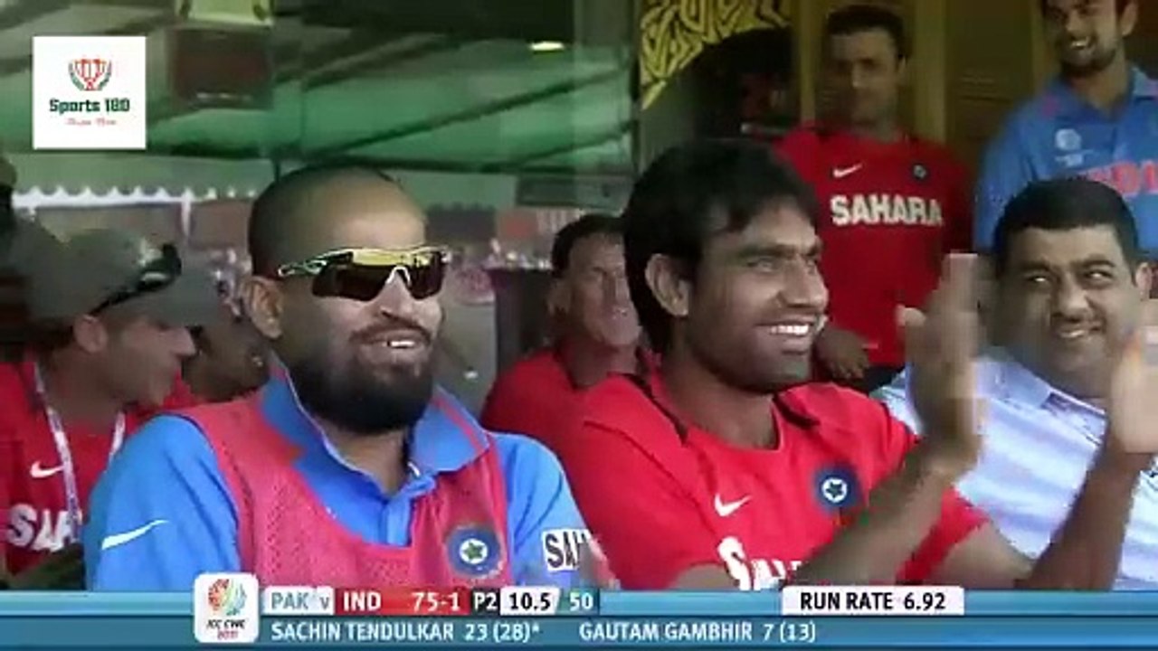 India Hammered Pakistan kin 2011 World Cup Semi Fi