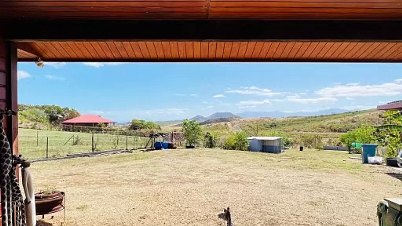 Prix Réduit ! Villa F5 en Bois à Karikaté - Spacieuse et Équipée - Agence Immobilière Nestenn à Nouméa