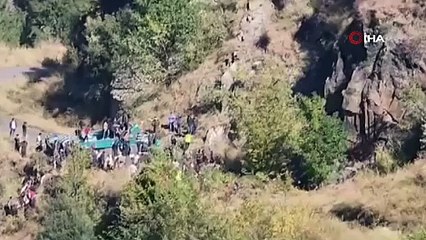 Yolcu otobüsü şarampole yuvarlandı: 36 ölü, 19 yaralı