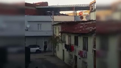 Video çekmek isterken canından oluyordu... Elektrik teli bomba gibi patladı