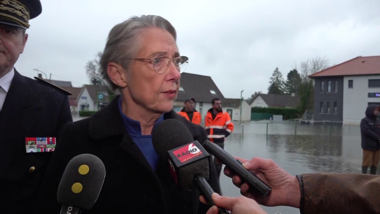 Inondations dans le Pas-de-Calais: Élisabeth Borne assure que le gouvernement "sera là pour la remise en état" des villes et villages impactés