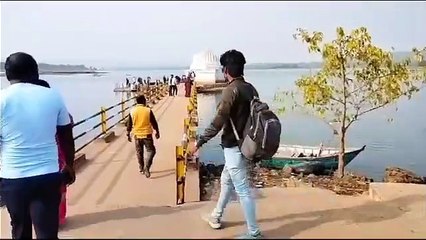 बंद रहा बाजार, पर्यटन स्थलों पर उमड़ी लोगों की भीड़