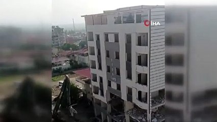 8 katlı binaya korna sesi yetti... Toz yığınına dönüştü