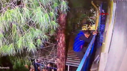 Bursa'da Tarihi Aşevinin Çatısındaki Kurşun Levhaları Çalan Şüpheliler Yakalandı
