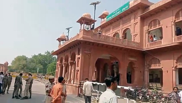 दीपोत्सव के बाद लोकतंत्र के उत्सव का आगाज, बुजुर्गों-दिव्यांगों के लिए घर पर बने मतदान बूथ