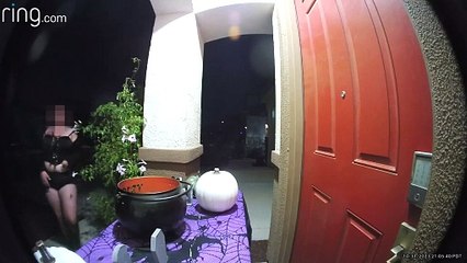 Un bol de bonbons est pris