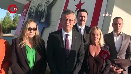 Özgür Özel, Rauf Denktaş'ın kabrini ziyaret etti: 'Mezarın natamam halde olduğunu gördük'