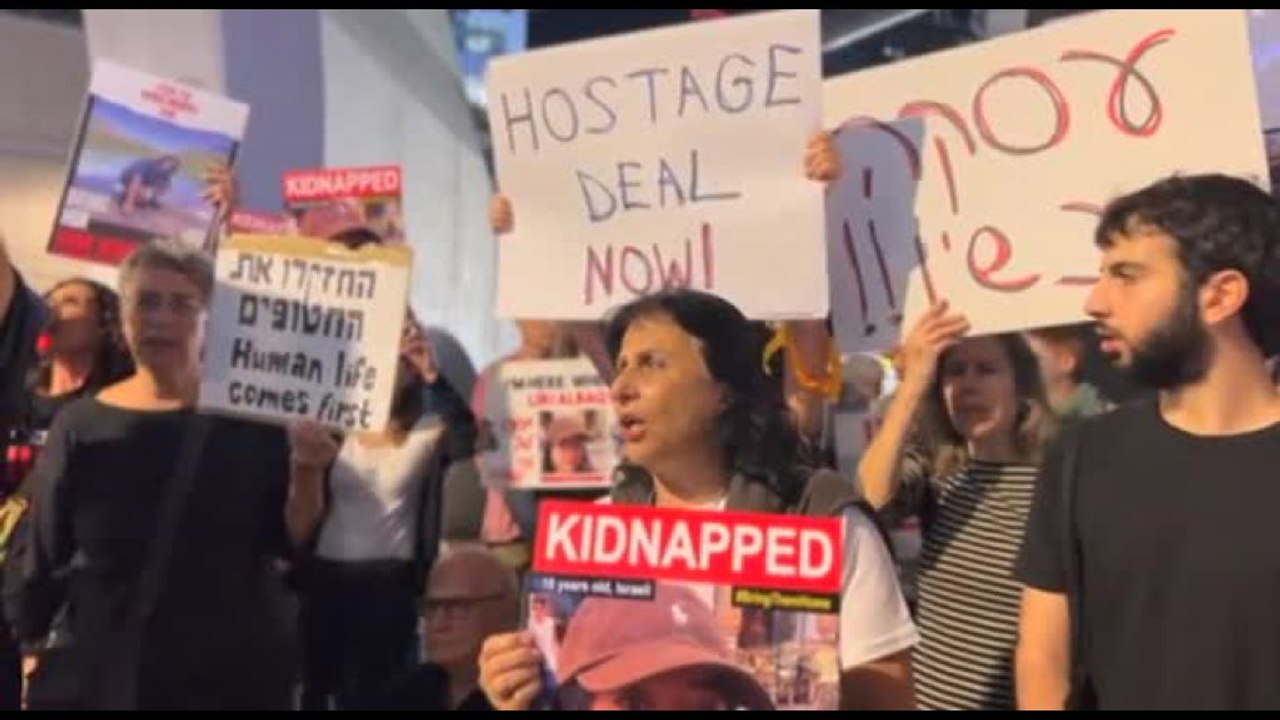 Le famiglie degli ostaggi detenuti da Hamas chiedono un accordo