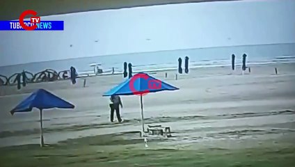 Kolombiya'da plajda yıldırımın isabet ettiği kadın hayatını kaybetti