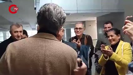 Duruşma salonu önünde destek! Yazarımız Barış Pehlivan, hakim karşısına çıkacak