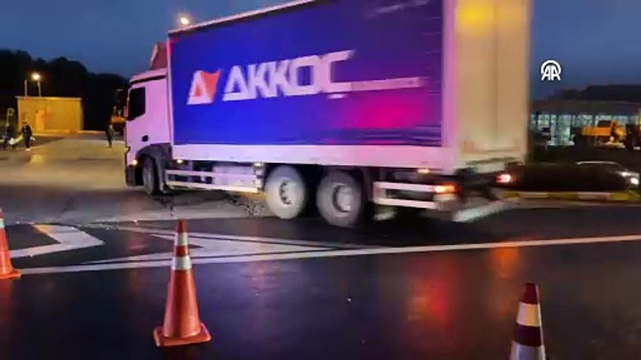 L'autoroute anatolienne du tunnel du mont Bolu en direction d'Istanbul a été fermée en raison d'un risque de glissement de terrain