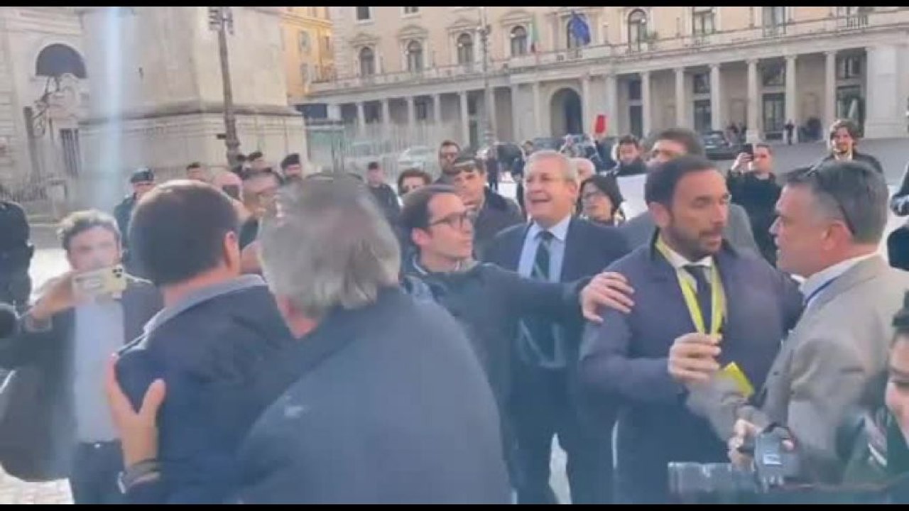 Carne sintetica, quasi rissa tra Coldiretti e Magi-Della Vedova