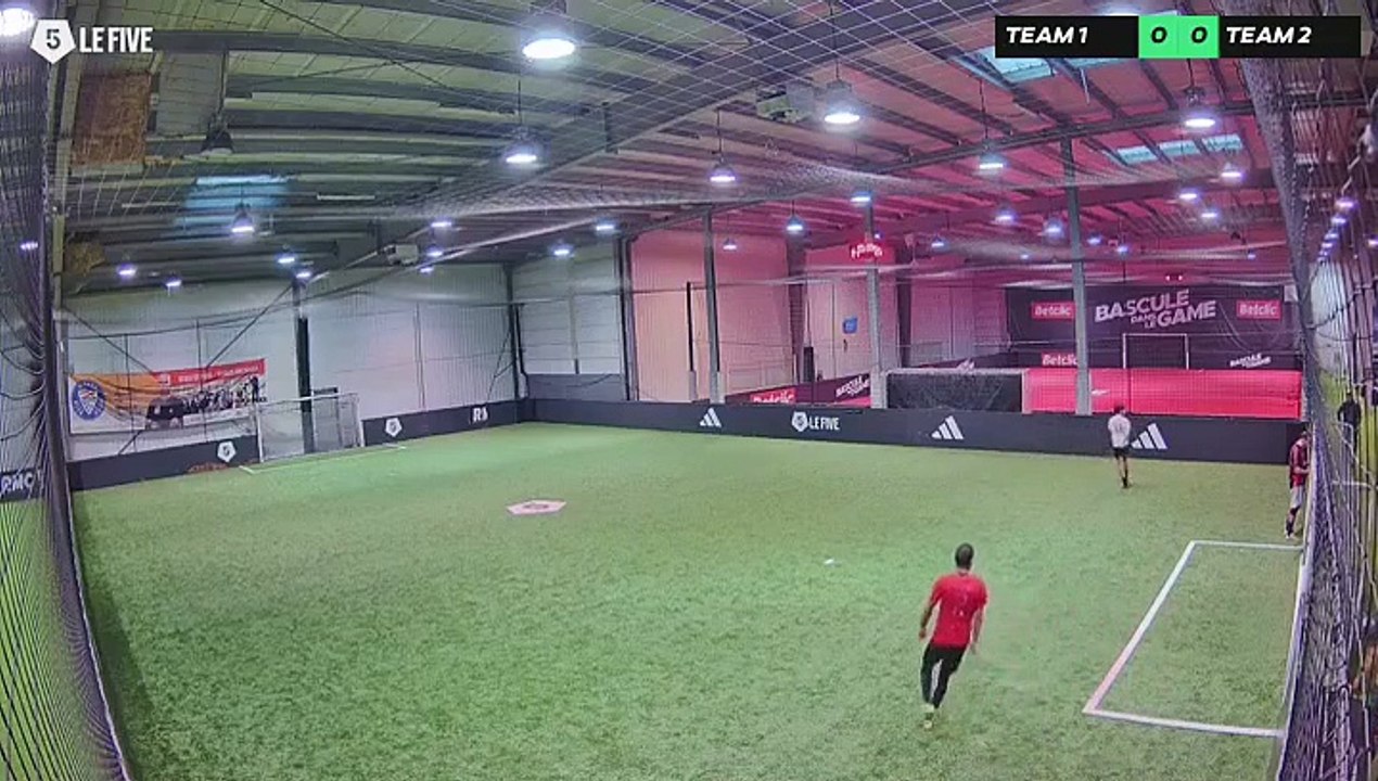 Montassar 16/11 à 15:04 - Football Terrain 2 adidas (LeFive Reims)