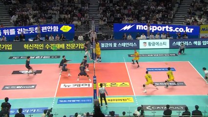 우리카드, KB손해보험 꺾고 선두 질주 / YTN