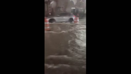 Miami flash flooding leaves schools closed and roads underwater
