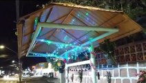 Ponto de ônibus com decoração de Natal vira “ponto turístico” em Joinville