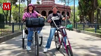 Leonardo Aguilar sorprende al cantar en karaoke del Monumento a la Revolución