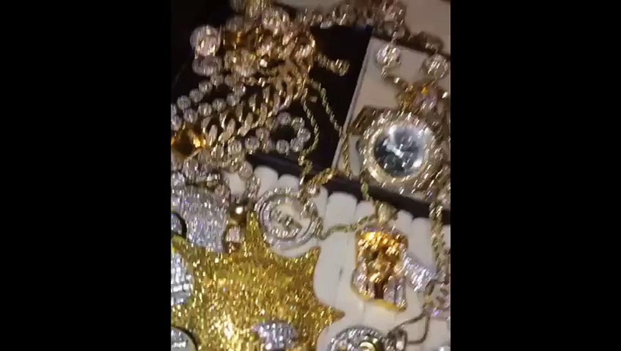 Chief Keef Moves In New Versace Mansion 2016