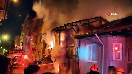 Devrilen ısıtıcıdan çıkan yangın evi küle çevirdi: 1 yaralı
