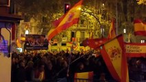 Unas 4.000 personas se vuelven a concentrar en Ferraz para protestar contra los pactos del PSOE