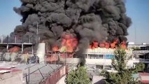 500 personas evacuadas por un incendio en una bodega de calzado en el centro de Ciudad de México
