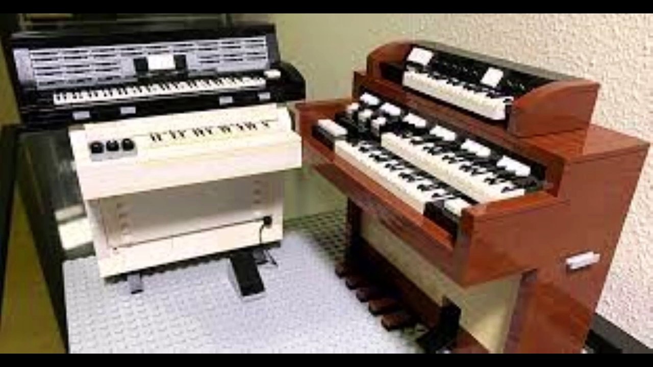 THEMA OF CARPET CRAWLERS MIX OF THE GROUP GENESIS. Vidéo