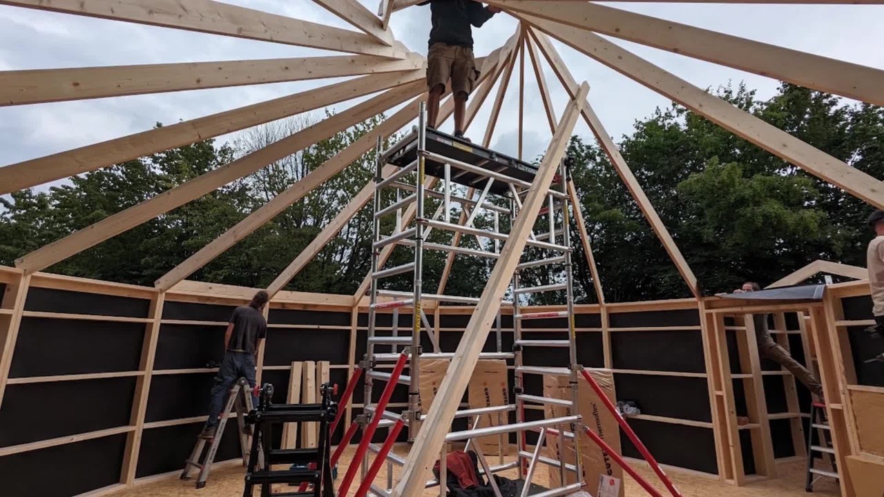 Une yourte dédiée au Yoga des enfants et des familles à Waimes