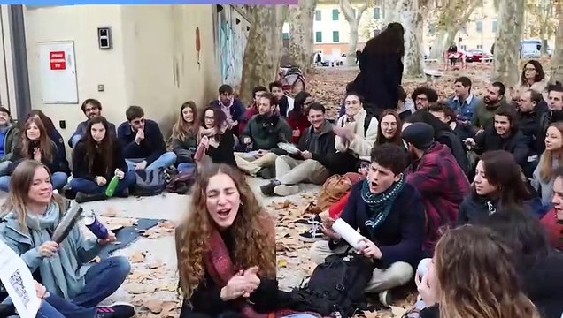 Flashmob per Giulia Cecchettin alla Scuola Superiore Sant'Anna di Pisa.