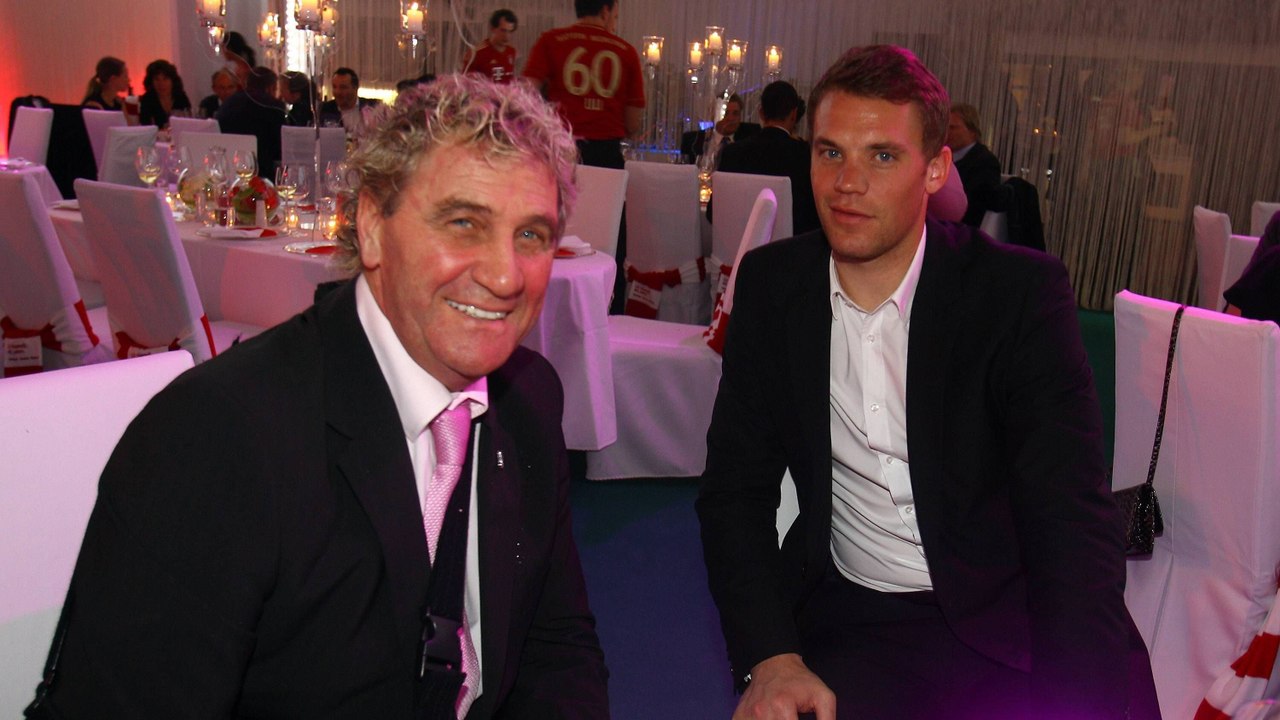 Pfaff sieht Neuer weiterhin 'als besten Torhüter der Welt'