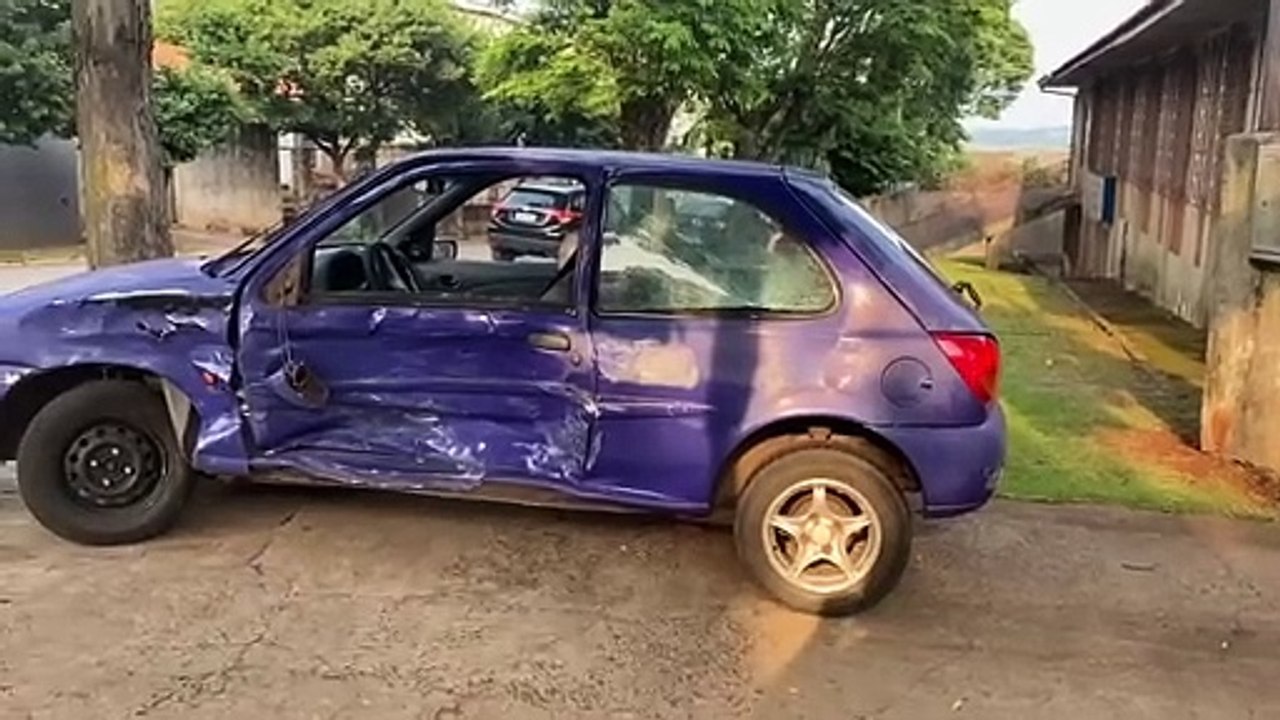 Motorista invade preferencial e causa acidente em Apucarana