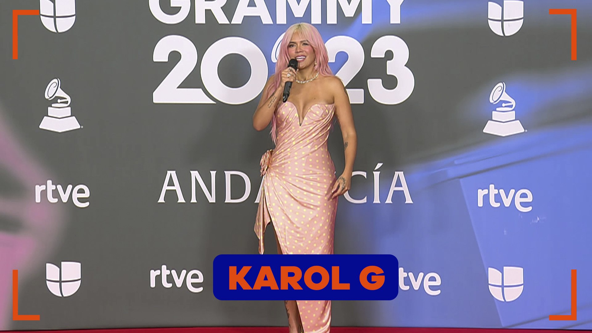 ⁣Karol G en los Latin Grammy 2023