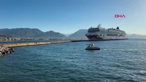 Alanya Limanı'na 'Norwegian Gem' adlı kruvaziyer demirledi