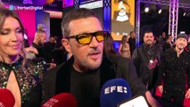 Juanma Moreno en los Grammy Latino entre estrellas musicales en la alfombra roja